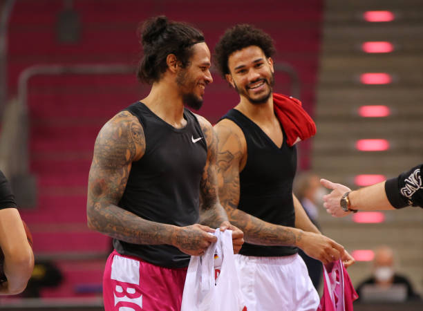 与引援决策 与引援决策