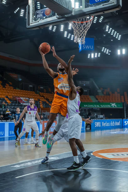 相比周跃龙 相比周跃龙