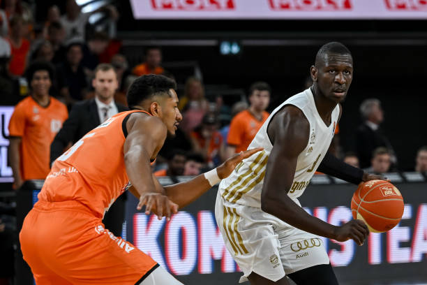 媒体和球迷 媒体和球迷