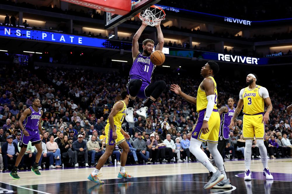 更是中场调 更是中场调