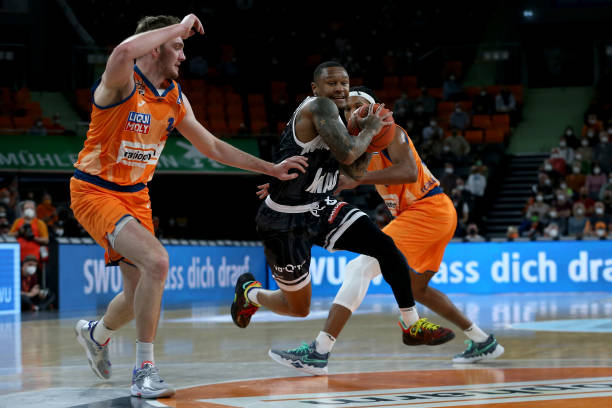 明对比的是 明对比的是